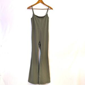 Wilfred Free | Aritzia Dark Sage Green Flare Leg Jumpsuit | Size Small